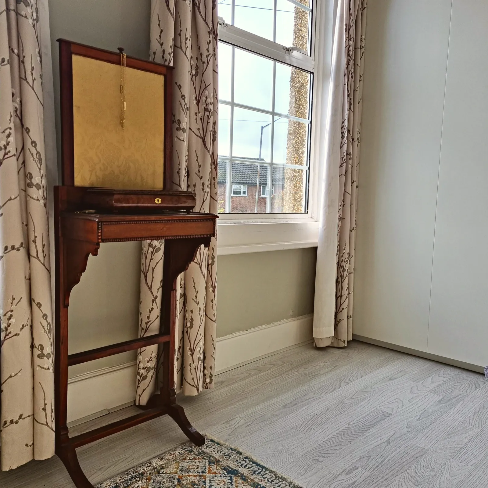 19th Century Antique Mahogany Wood Fire Screen Table | Rising Fabric Panel And Secret Drawer | Circa 1800s | Dressing Jewellery photo 195.0