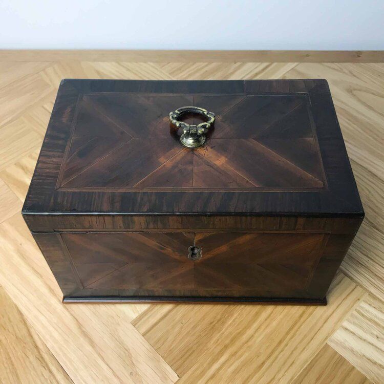 Antique Tea Caddy In Mahogany And Amboyna Veneer, C1800 photo vinterior