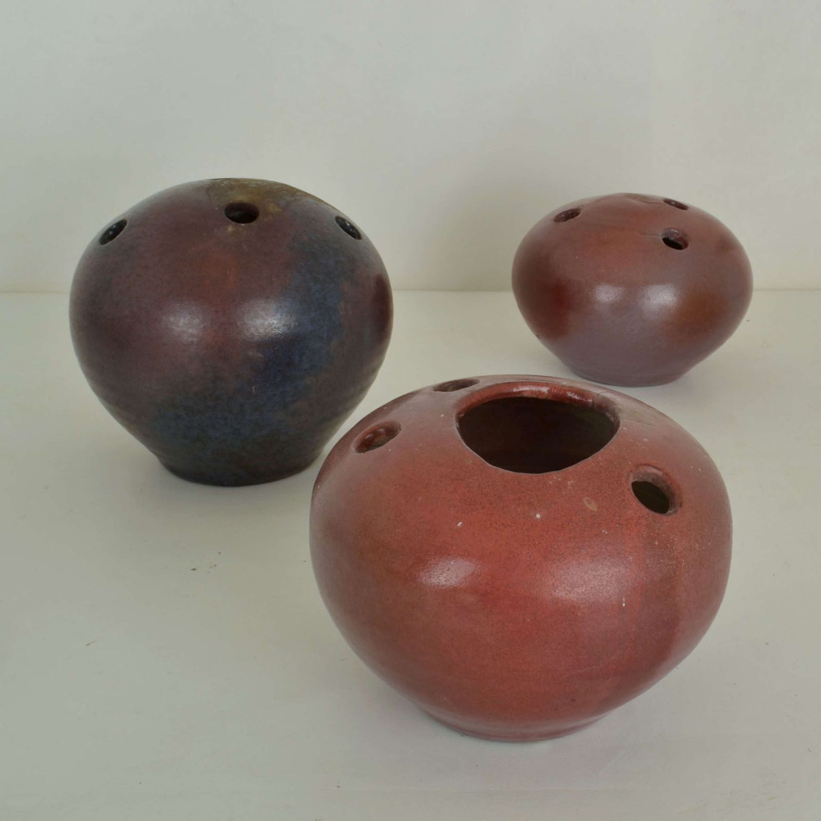 Group Of Mid Century Modern Organic Studio Ceramic Ball Vases photo vinterior