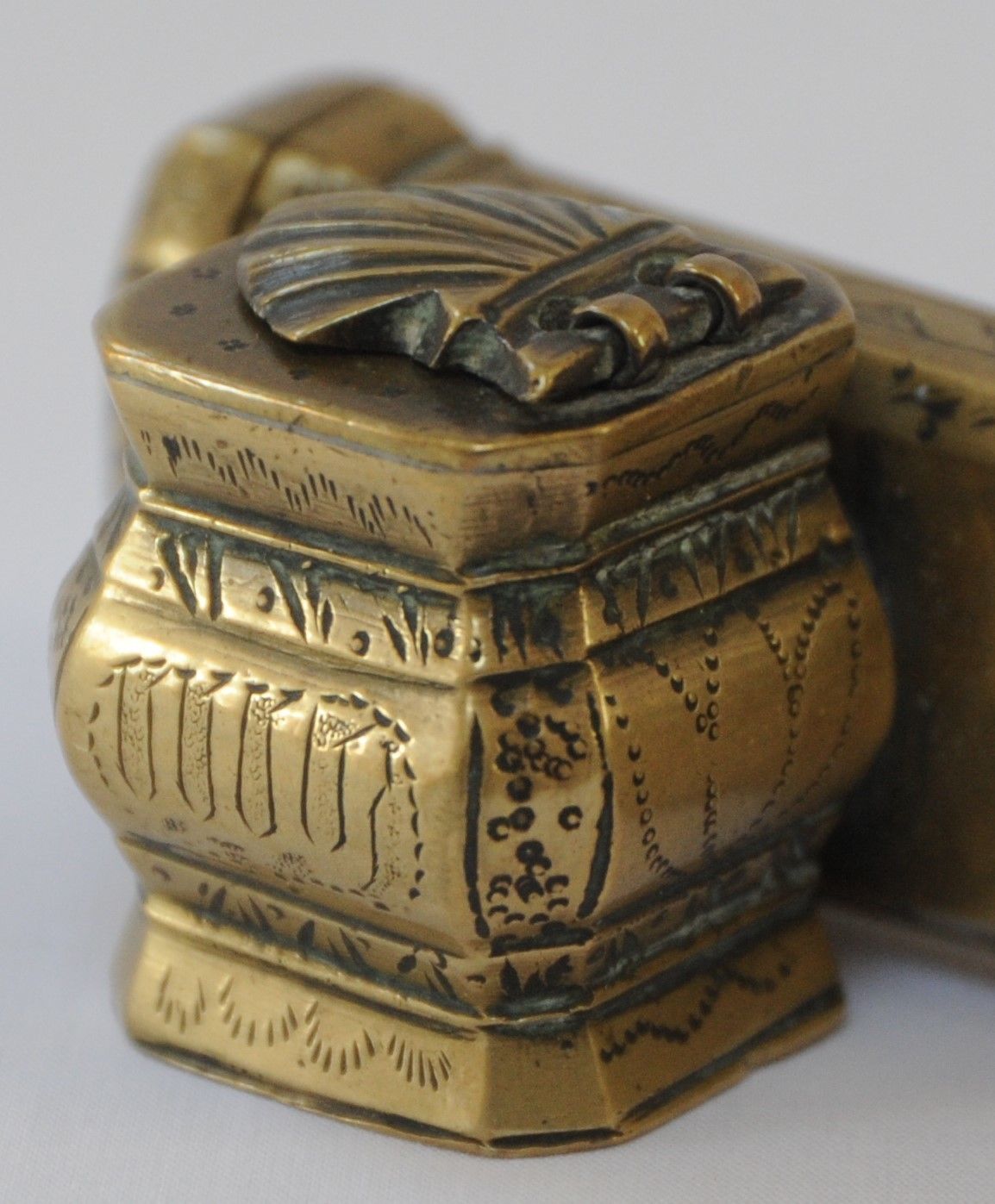 Antique Brass Islamic Middle East Qalamdan Portable Inkwell And Pencase photo Home Decor