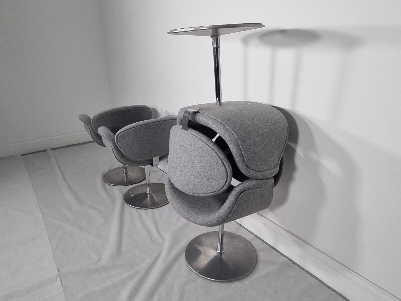 Furniture Stunning Set Of 4 Artifort Tulip Chairs In Luxury Grey Wool photo