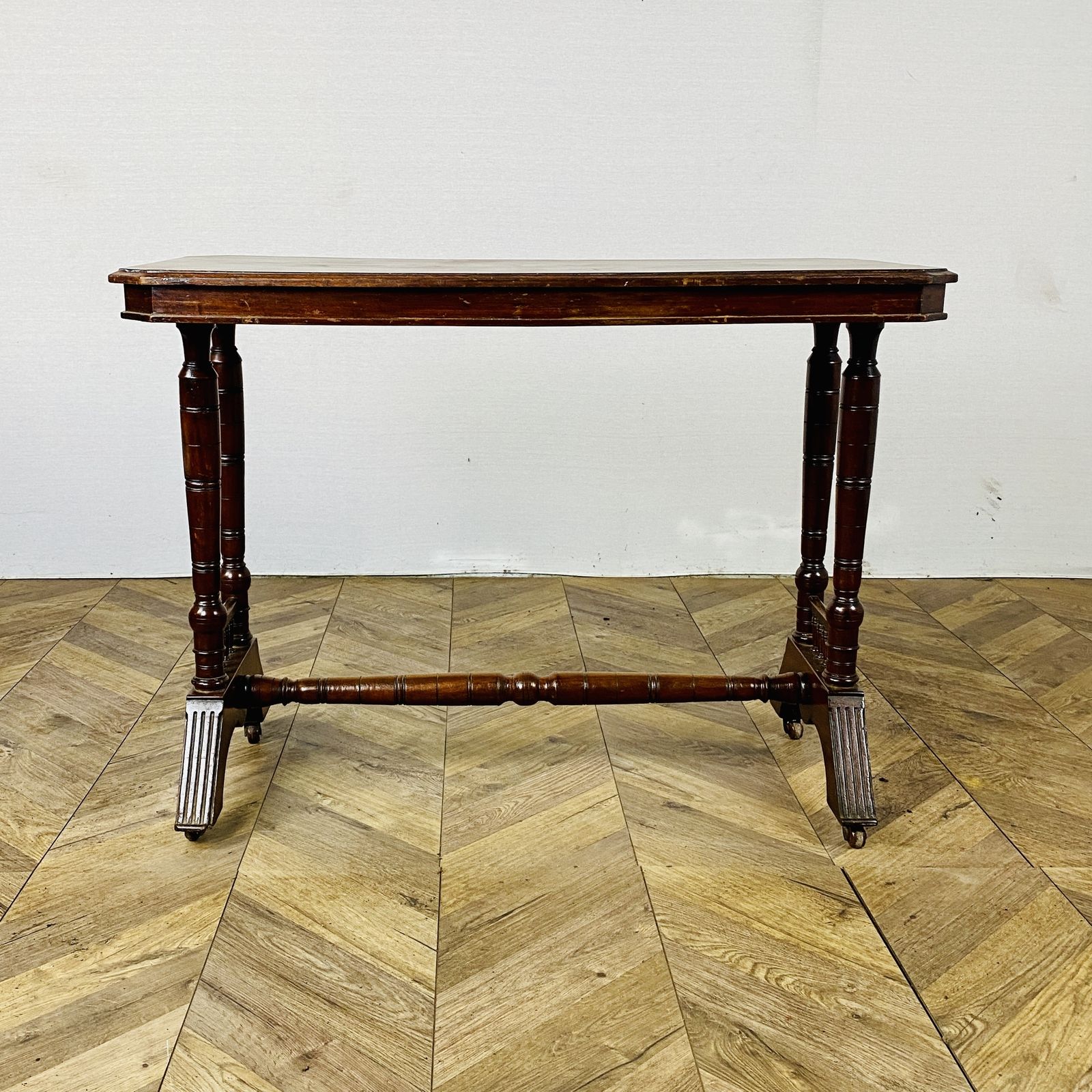 photo furniture Antique English Mahogany Console On Castors, 19th Century