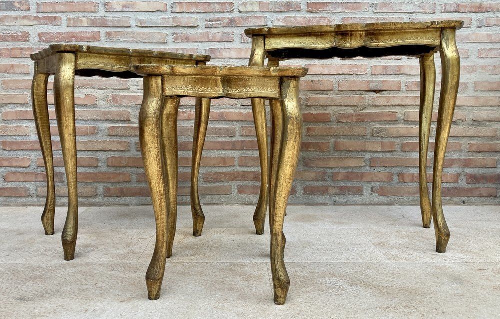 Italian Florentine Neoclassical Nesting Tables In Giltwood, 1960s, Set Of 3 photo vinterior