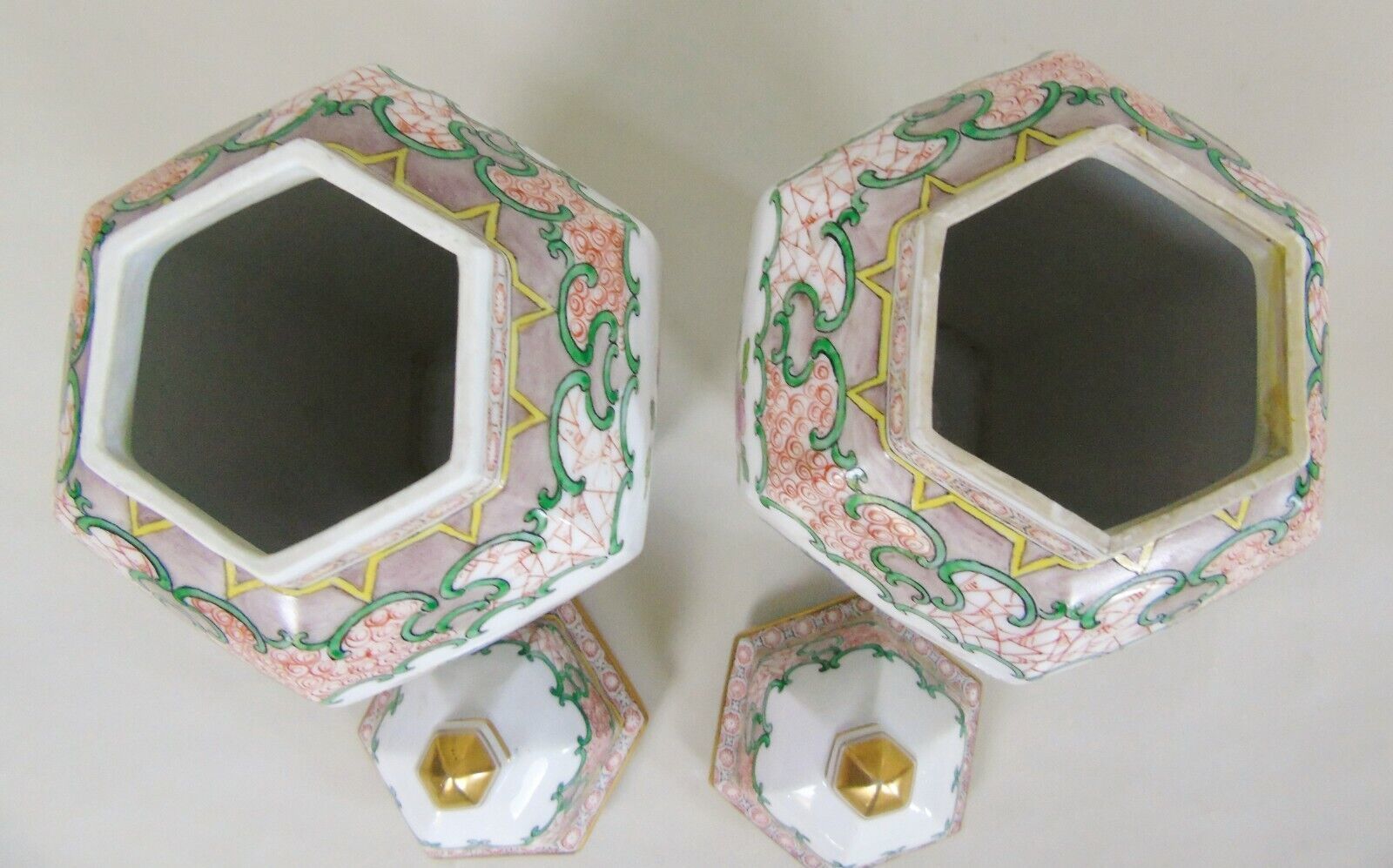 photo furniture Pair Of Famille Rose Chinese Porcelain Vases
