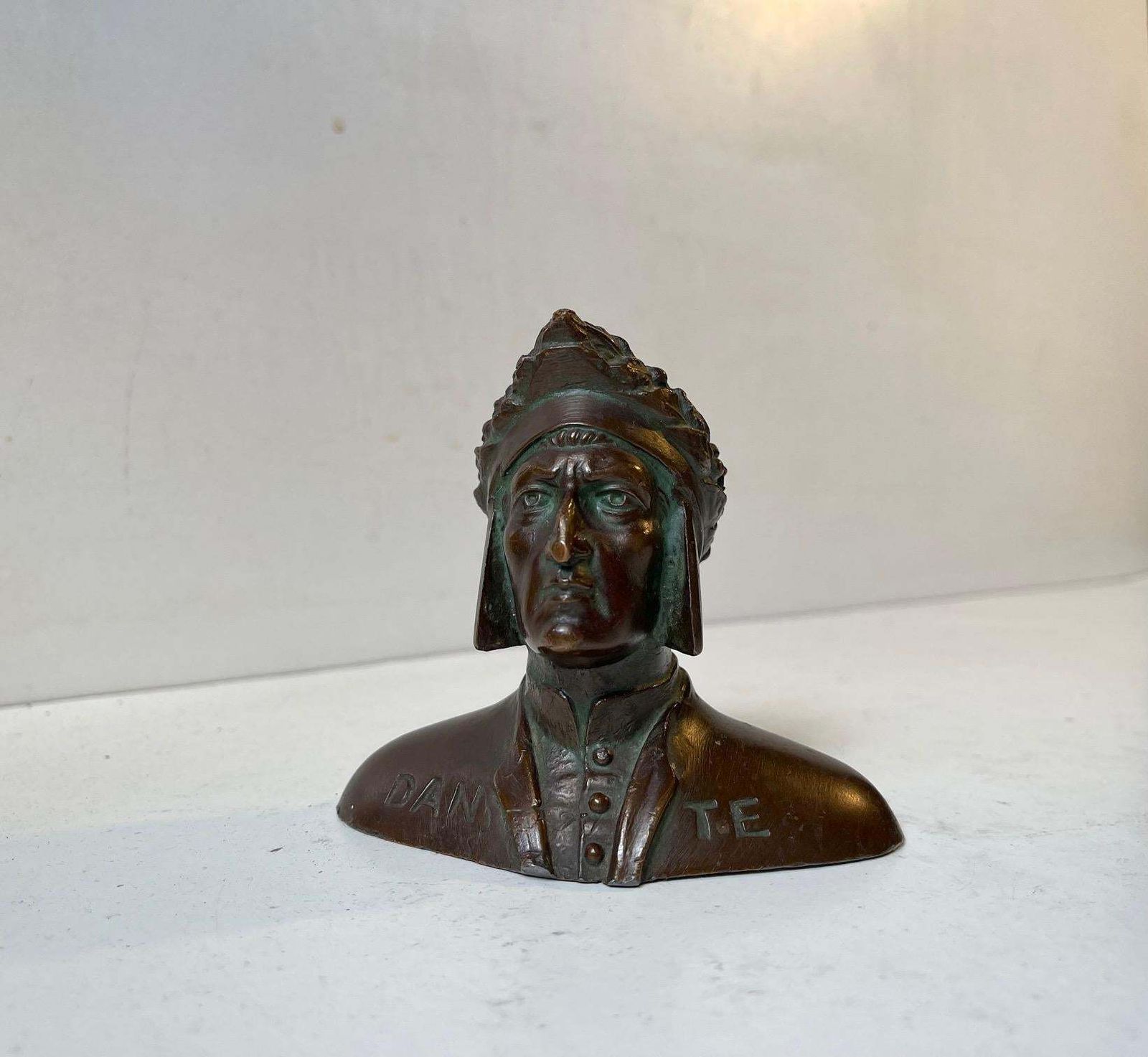 Dante Alighieri Small Bronze Bust  Grand Tour 19th Century photo furniture