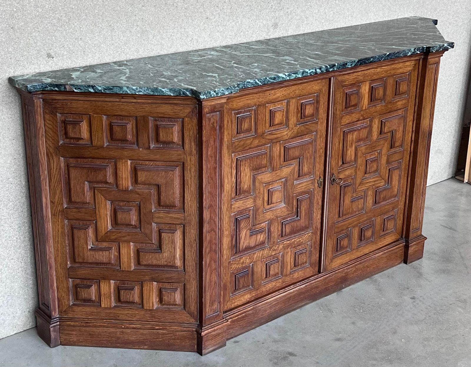 Buffet baroque catalan en noyer sculpté, deux tiroirs, XIXe siècle photo 4825.0