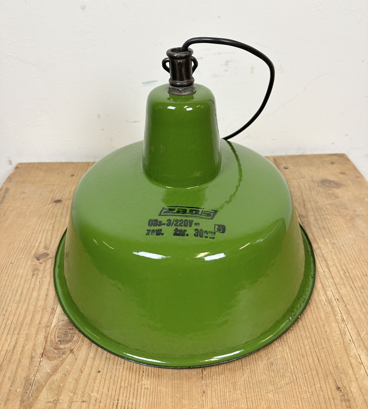 photo vinterior Industrial Green Enamel Factory Lamp From Zaos, 1960s, 14x