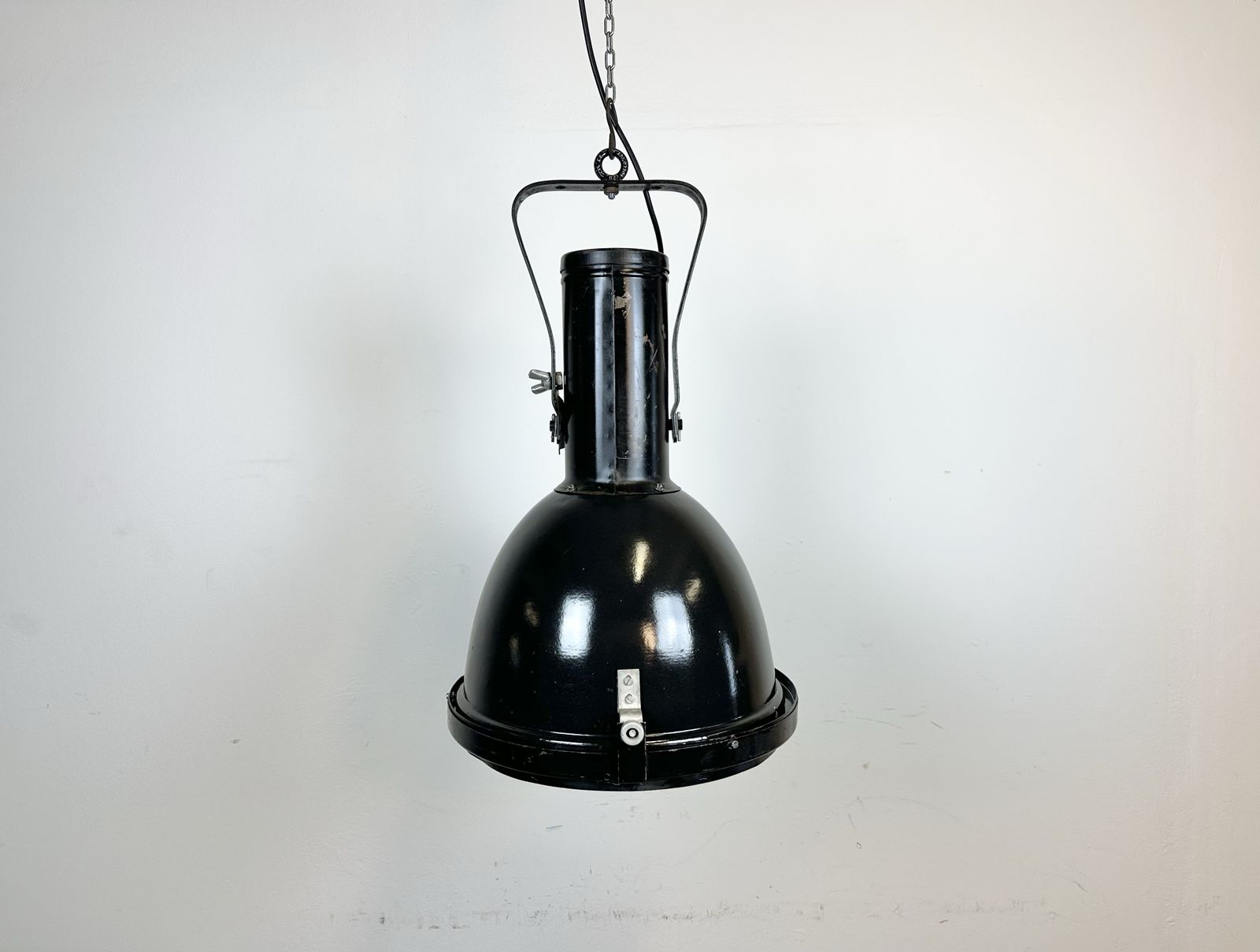 Industrial Black Enamel Factory Spotlight With Convex Glass Cover, 1960s, 5x photo furniture
