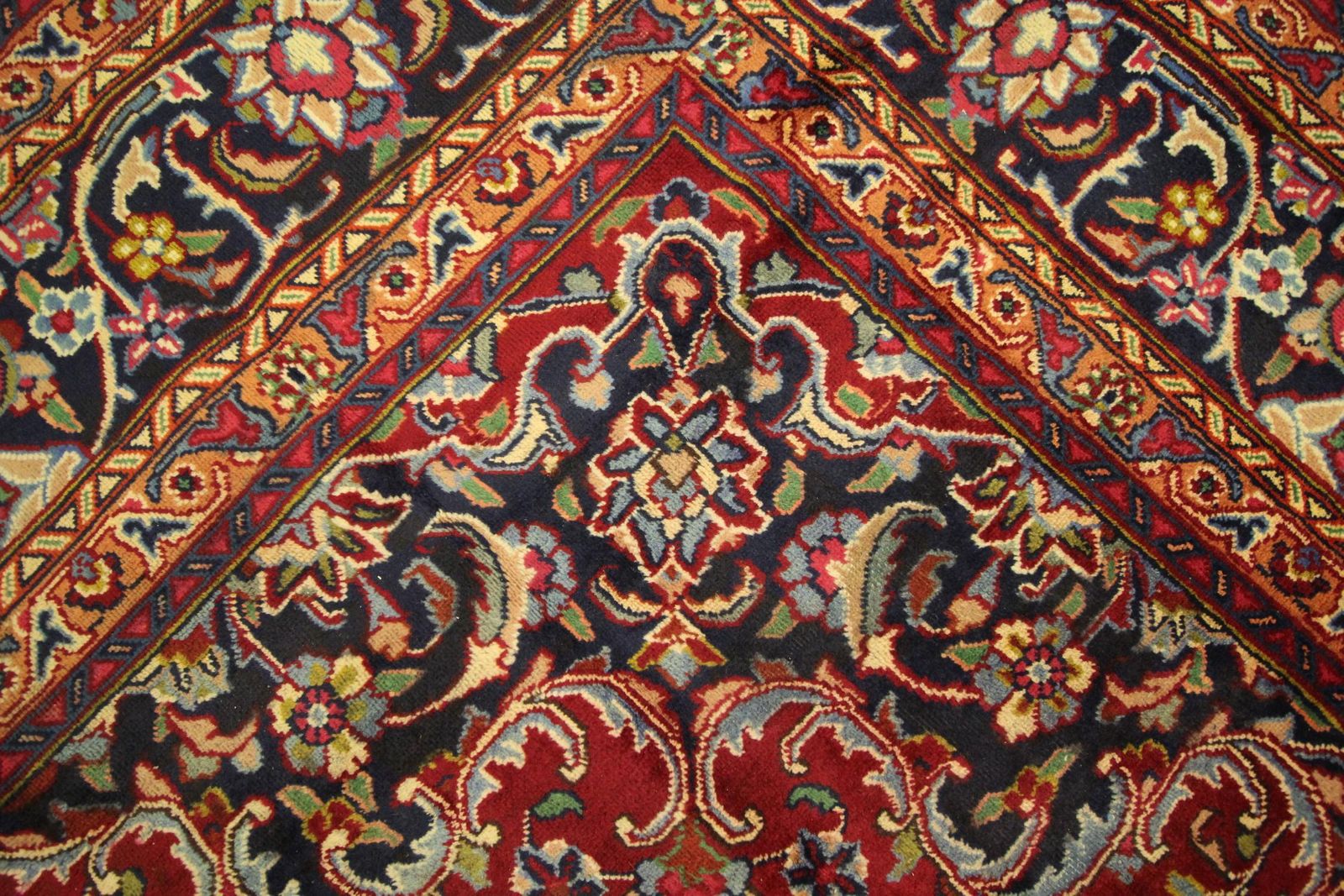 photo vinterior Vintage Rug Red Wool Carpet, Large Handwoven Oriental Area Rug