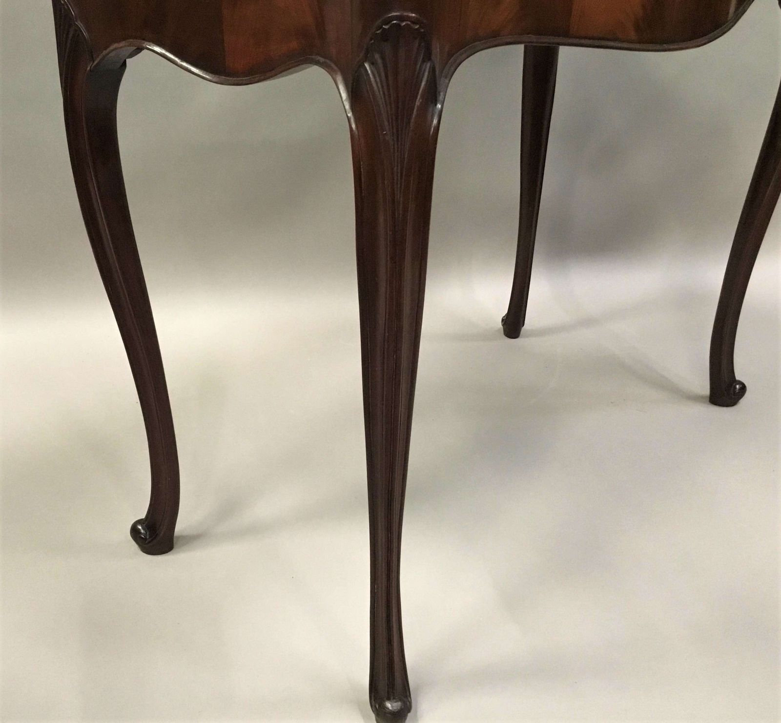 3740.0 Elegant George III Mahogany Hepplewhite Serpentine Card Table photo