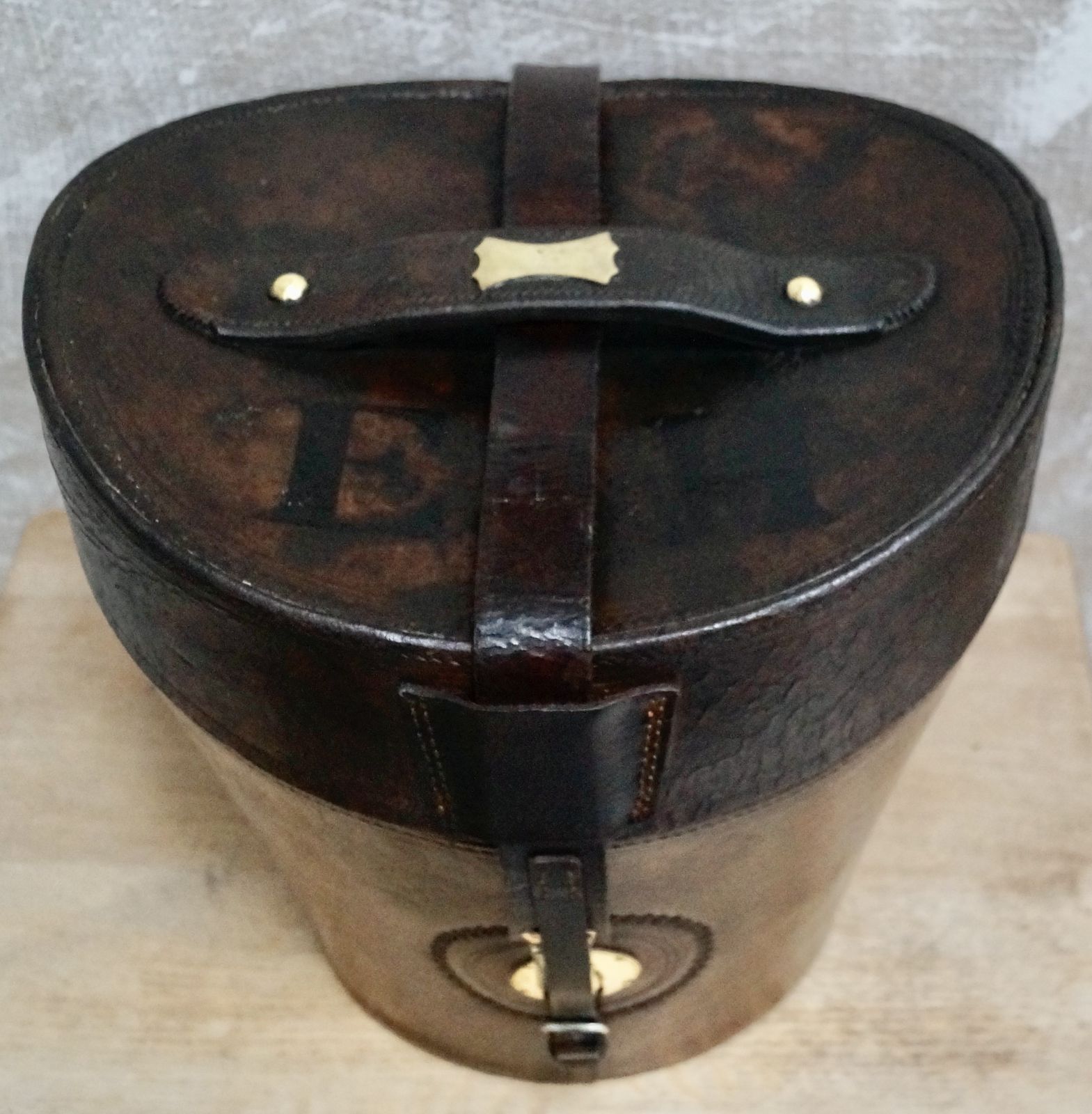 Victorian Scott & Co Gentleman’s Triple Leather Hat Bucket photo furniture