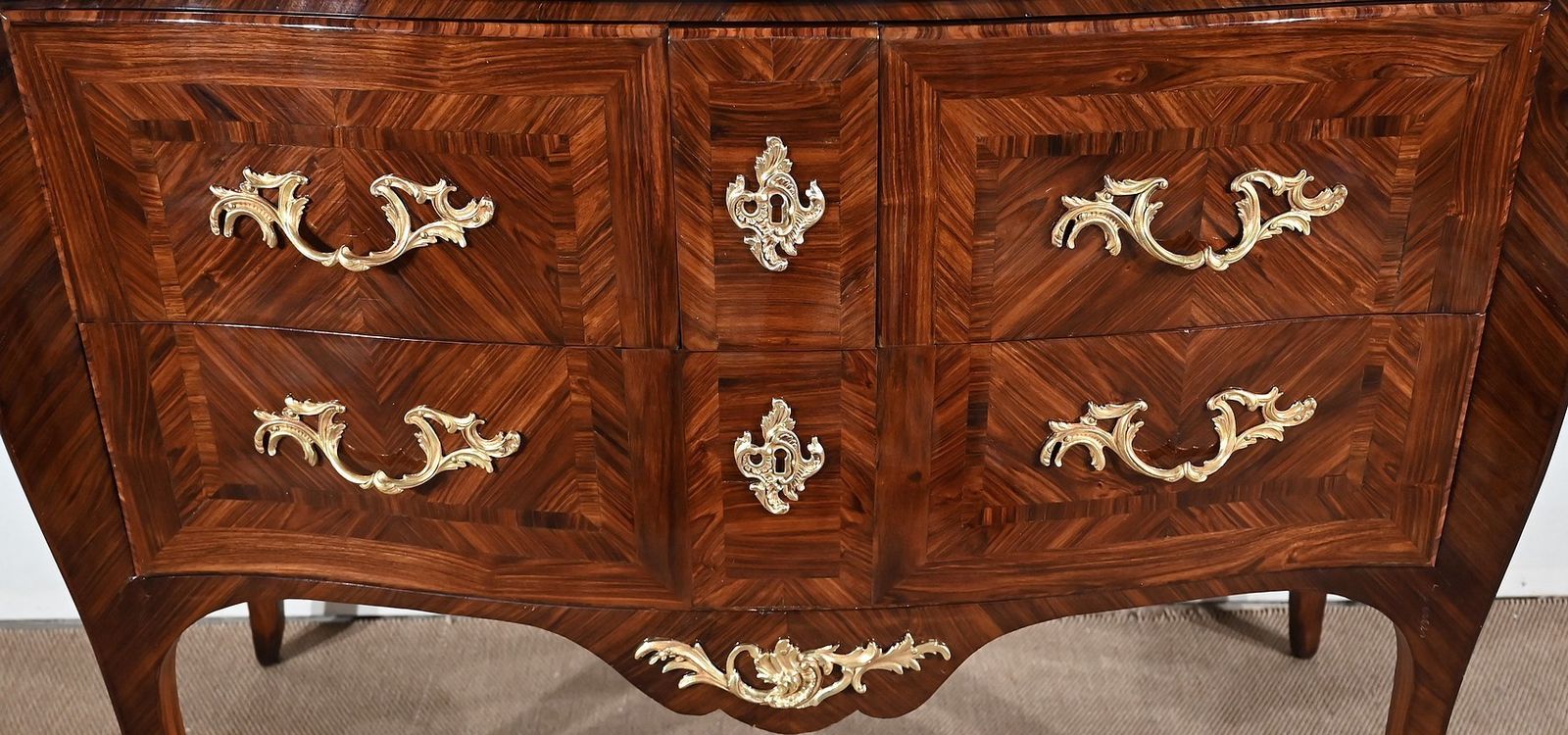 Chest Of Drawers In Precious Wood, Stamped P. Migeon, Louis XV Period – 1st Part Of The 18th Century photo vintage