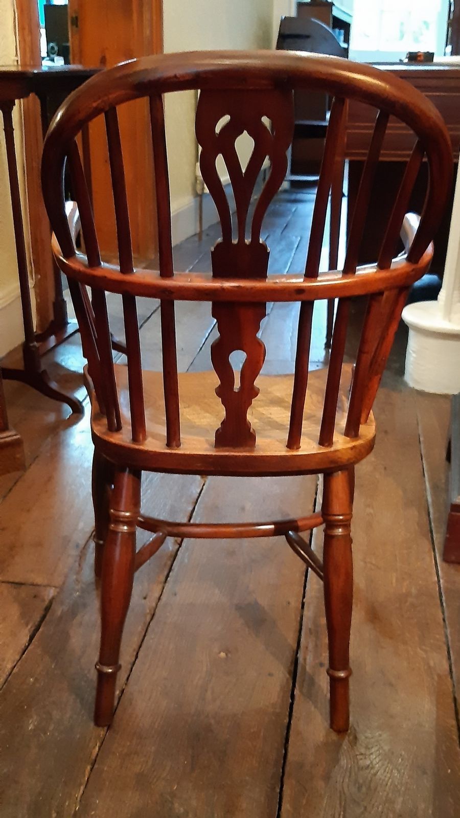 Yew Wood Child's Chair, 1800s, Antique photo vinterior