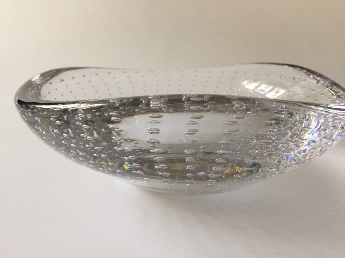 Swedish Art Glass Bowl With Bubbles By Artist Vicke Lindstrand For Kosta In Sweden In The 1950s photo 220.0