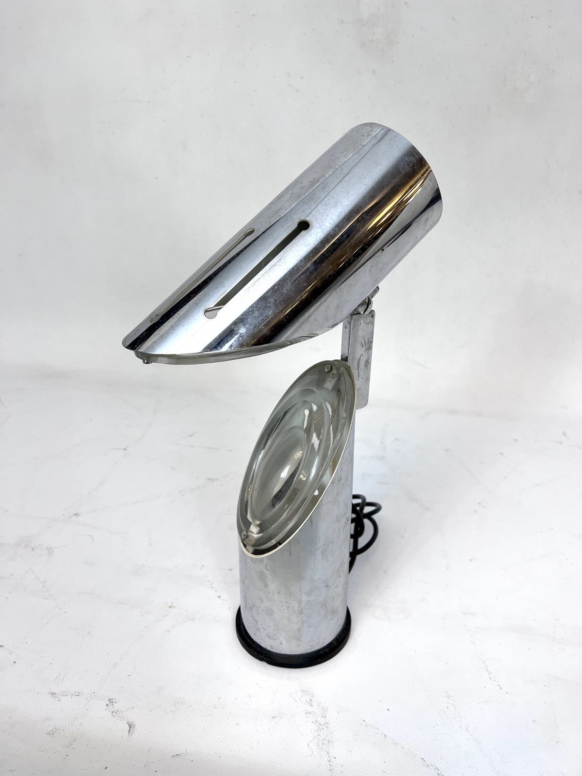 photo furniture Oscar Torlasco, Modern Chrome And Glass Table Lamp By Stilkronen. Italy 1960s