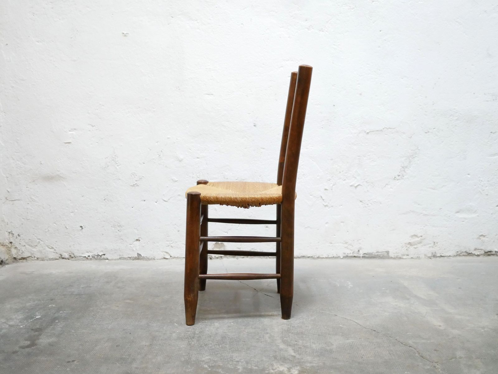 Antique Mulched Wooden Country Chair photo Furniture