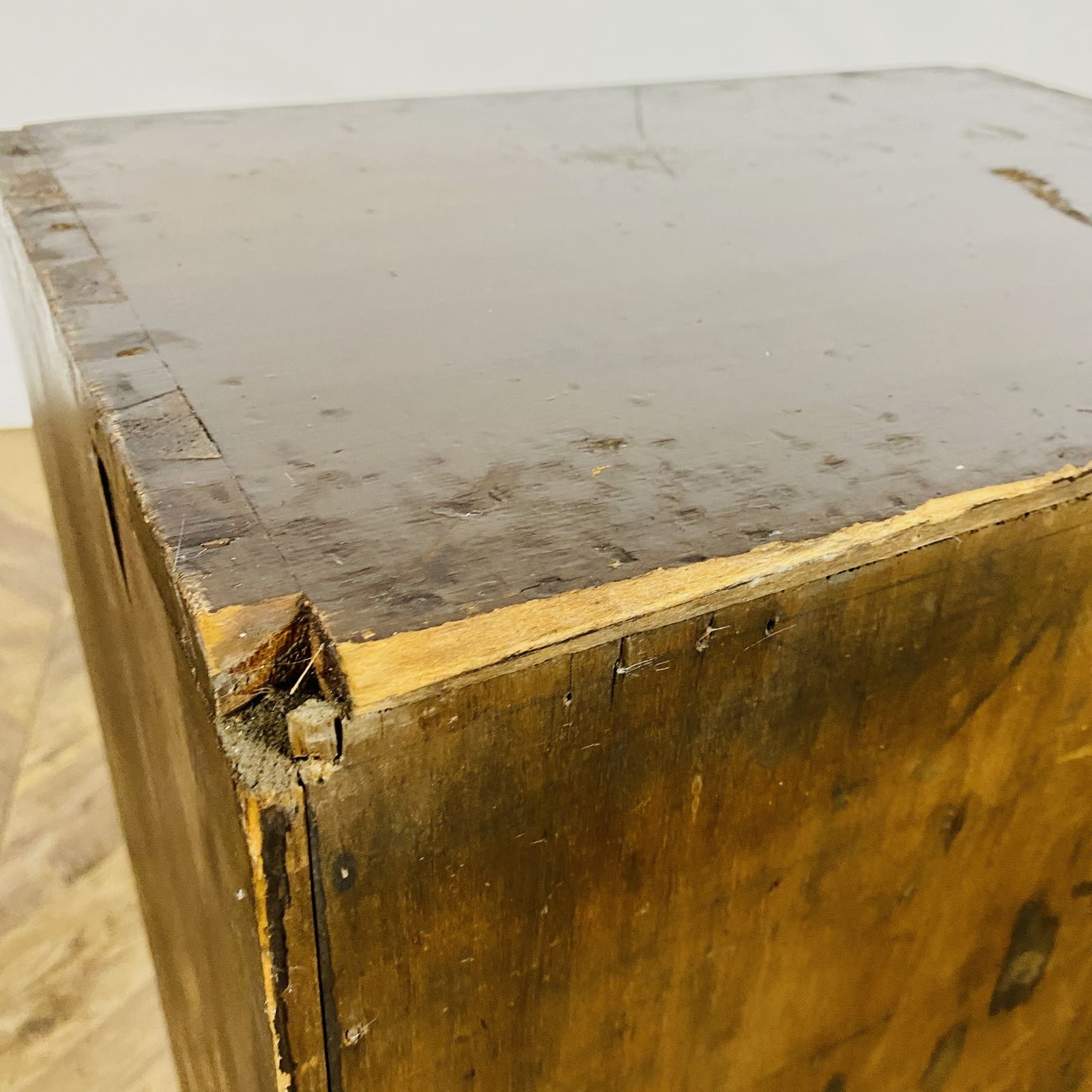photo vinterior Industrial Small Pine Drawers, 1920s