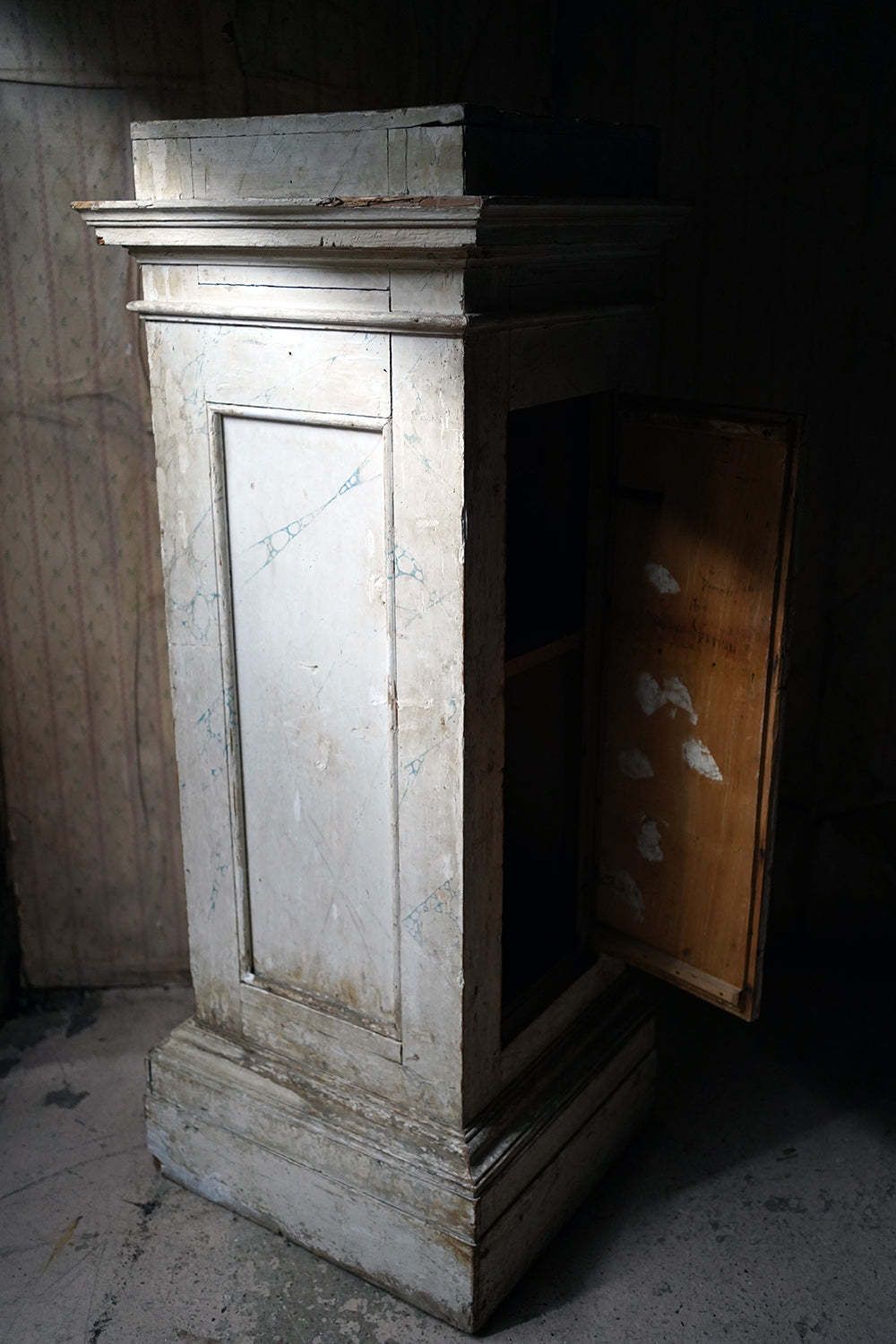 A Large 19thc Italian Faux Marble Painted Pine Pedestal Cupboard photo 2950.0