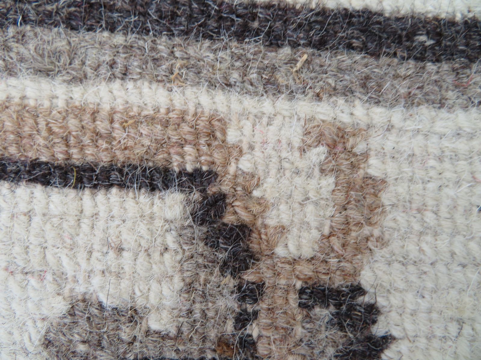 photo vinterior Antique Nepalese Rug. Inner Asia Autonomous Border Region. 170cm X 90cm.