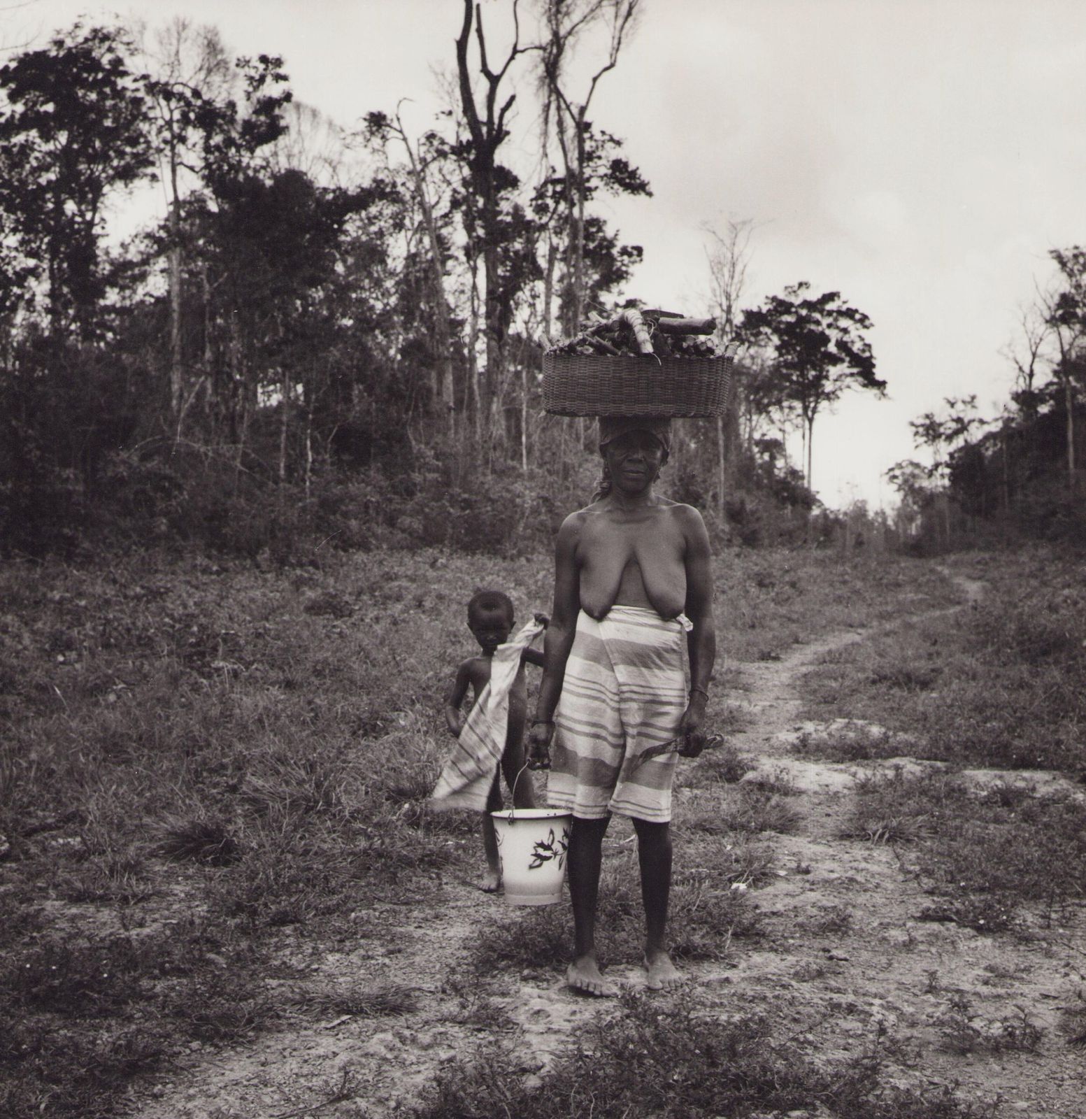 Hanna Seidel Suriname, Mother And Child, Black And White Photograph, 1960s, 24.6 X 24 Cm Circa 1960s