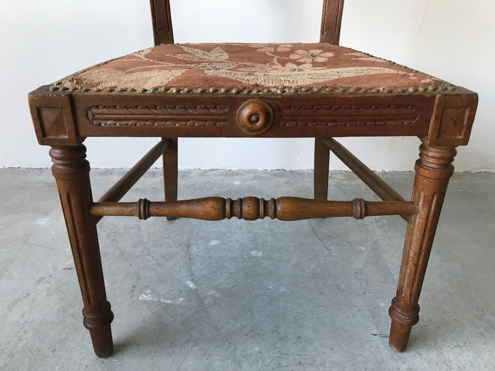 photo furniture Nursing Chair In The Spirit Of Arts And Crafts, Early 20th Century.