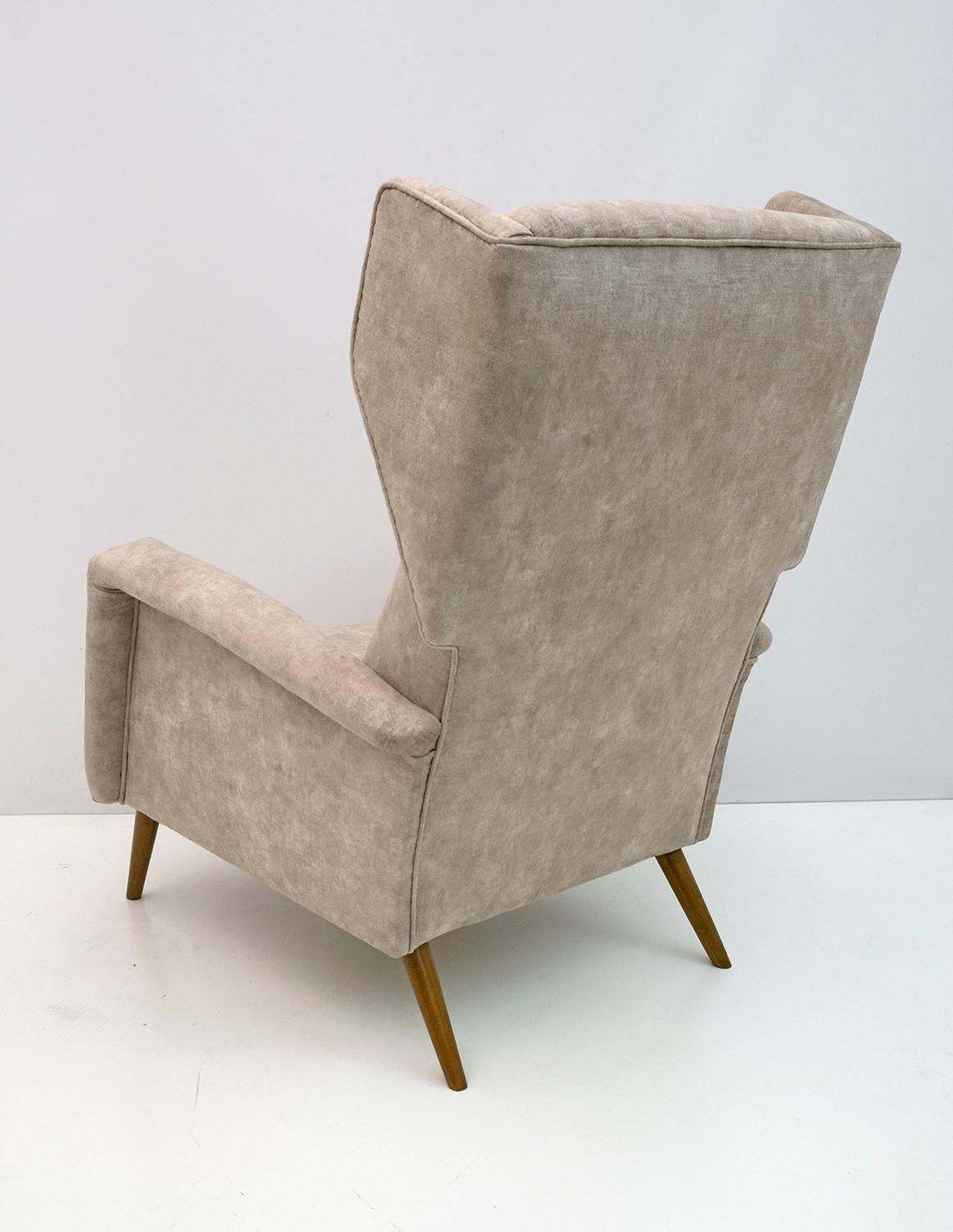 Gio Ponti Mid Century Modern Italian Velvet "Alata" Lounge Chair, 1950s photo vintage