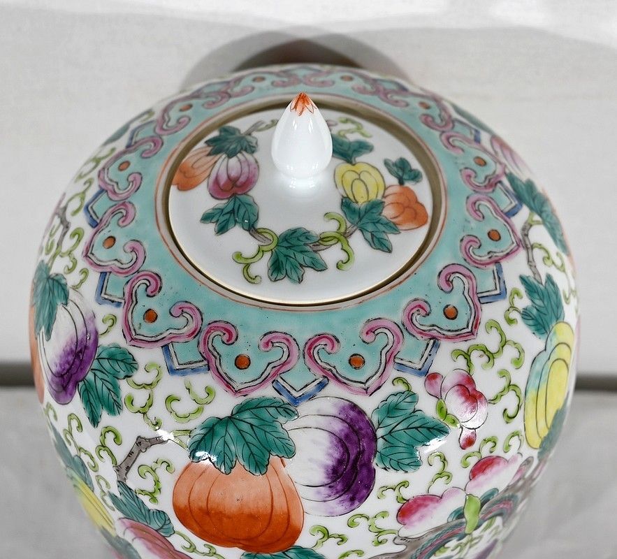Important Chinese Porcelain Lidded Vase   Early 20th Century photo 1220.55
