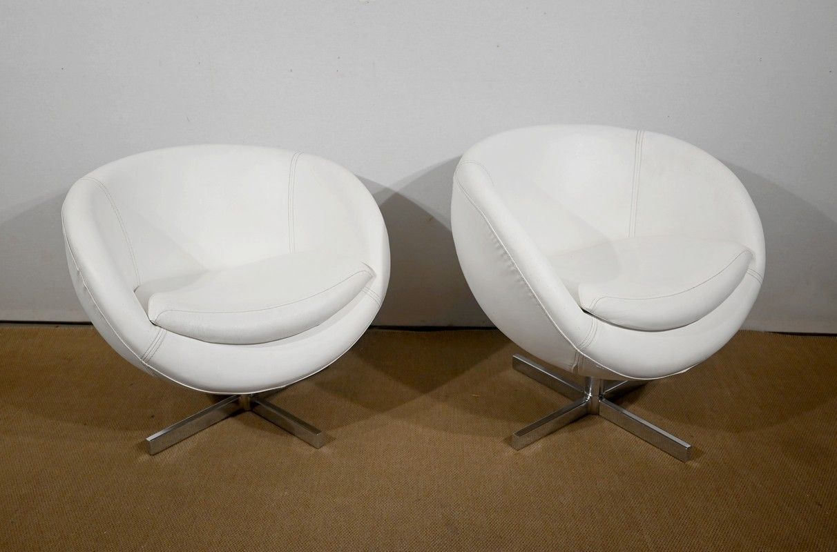 1776.75 Pair Of Faux Leather Ball Armchairs, 1970s photo