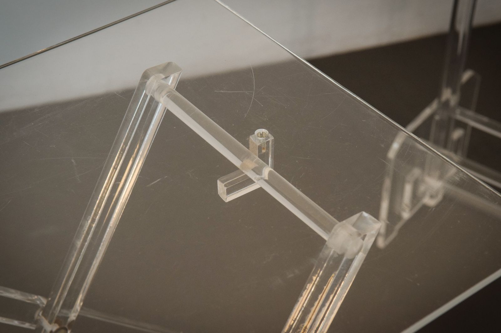 Bijzondere Opvouwbare Bijzettafels Van Perspex Met Standaard photo 672.0