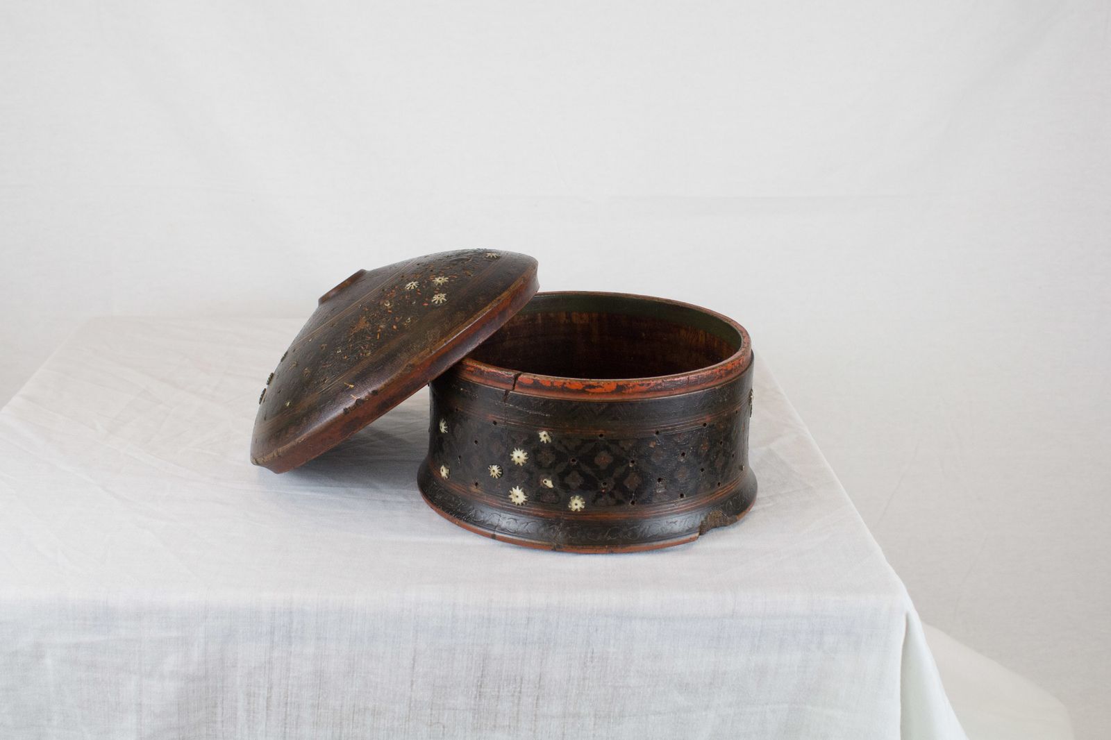 Late 18th Century Indian Turned Wooden Pot With Bone Inlay
