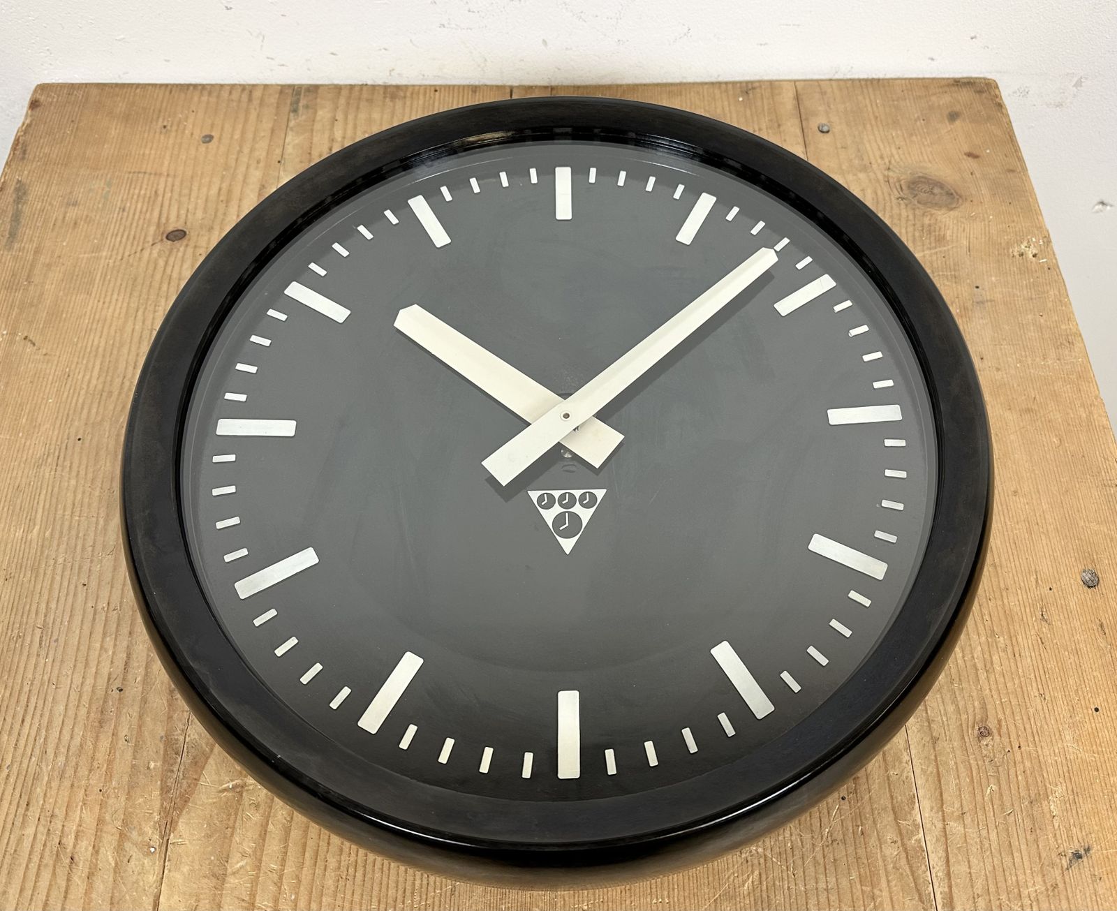 Industrial Bakelite Factory Wall Clock From Pragotron, 1970s, 2x photo vinterior