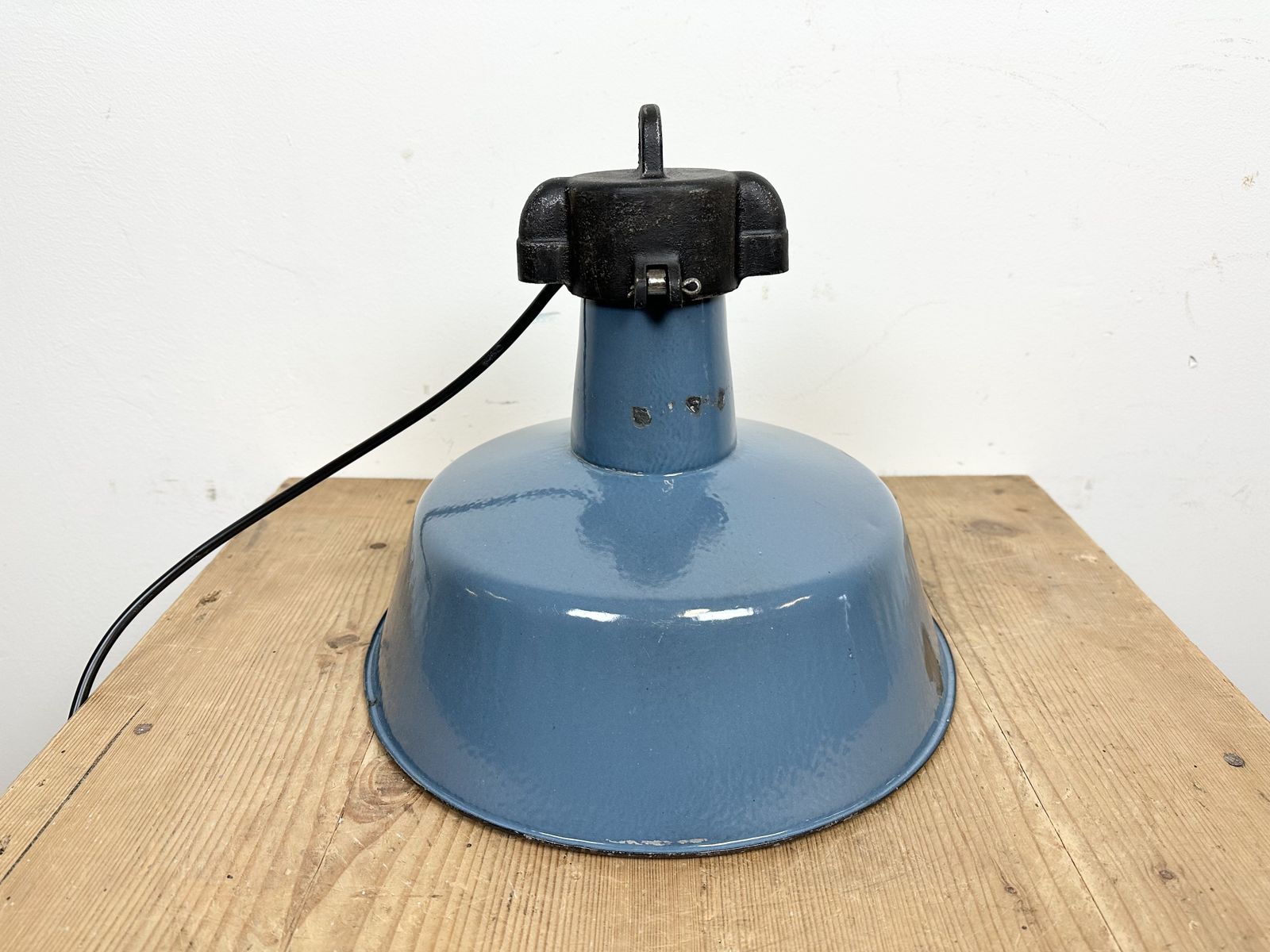 Industrial Blue Enamel Factory Lamp With Cast Iron Top, 1960s, 4x photo vintage