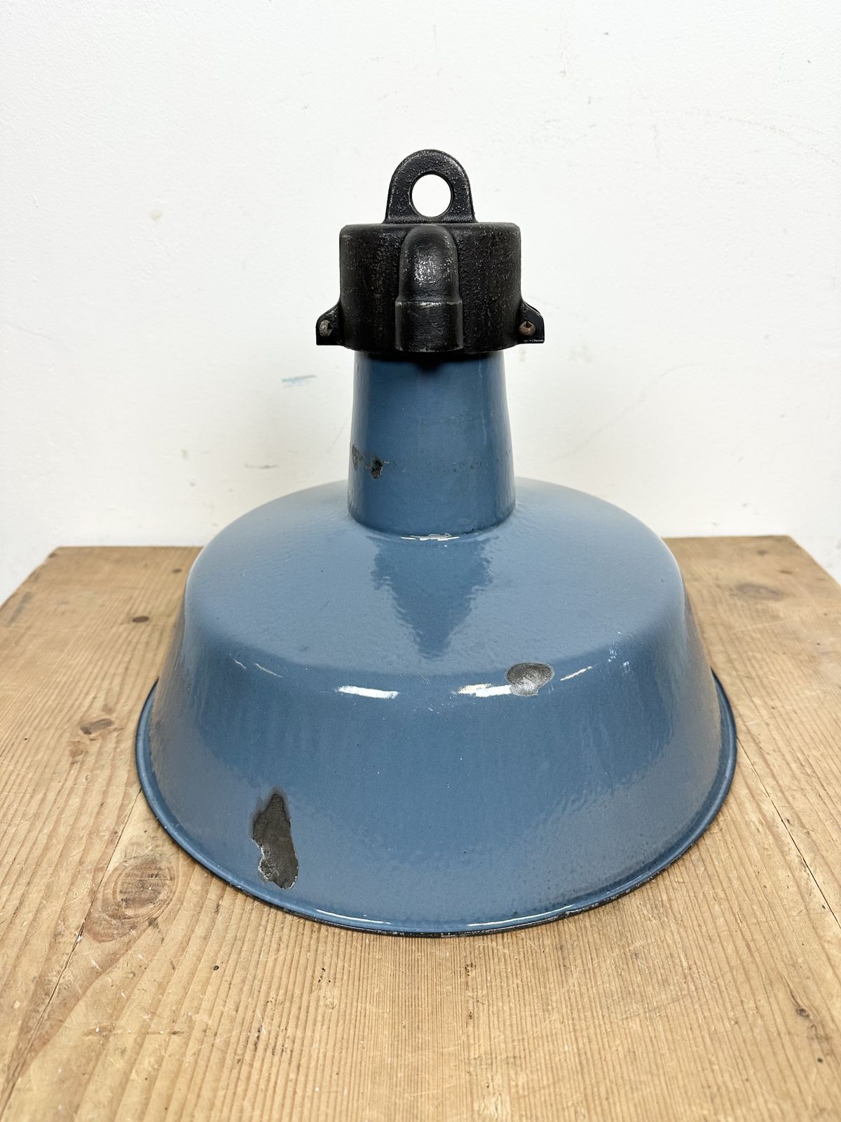 photo vintage Industrial Blue Enamel Factory Lamp With Cast Iron Top, 1960s, 4x