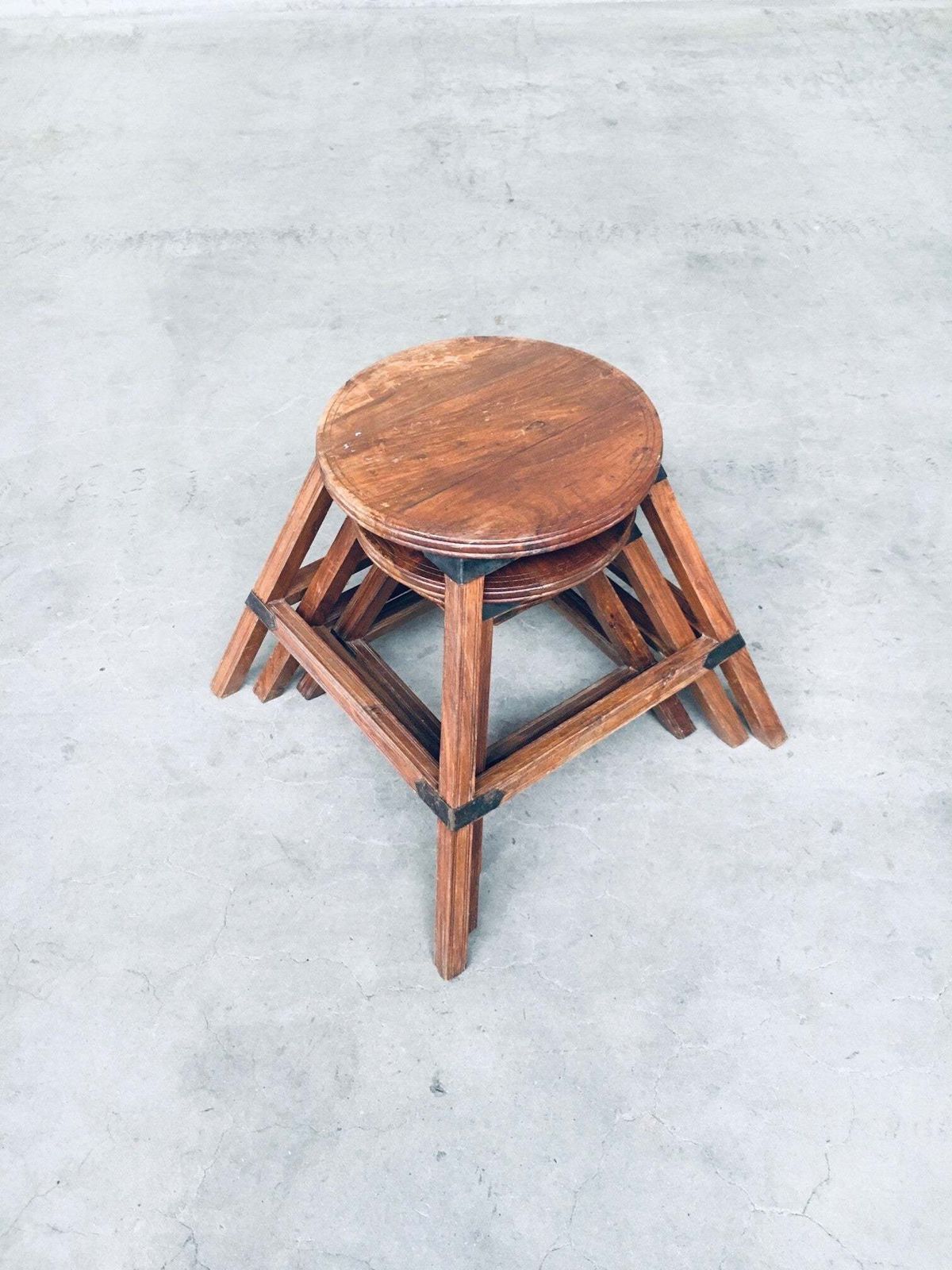 photo vintage Handgemaakt Wabi Sabi Stijl Nesttafelset, Frankrijk, Ca. Jaren 1950
