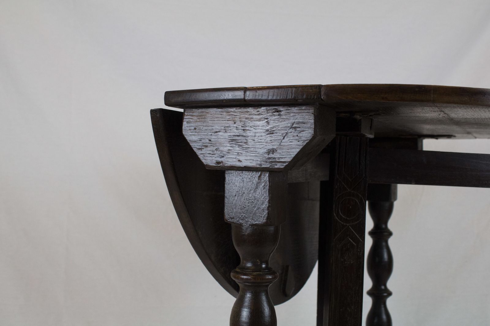 Early 18th Century Oak Small Gate Leg Table photo buy