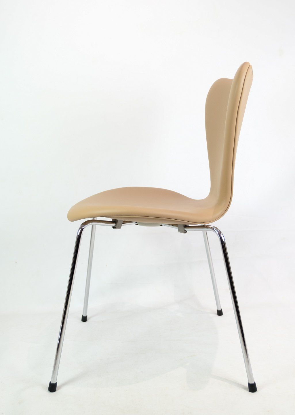A Set Of 4 Seven Chairs Model 3107 By Arne Jacobsen For Fritz Hansen photo 1985.0