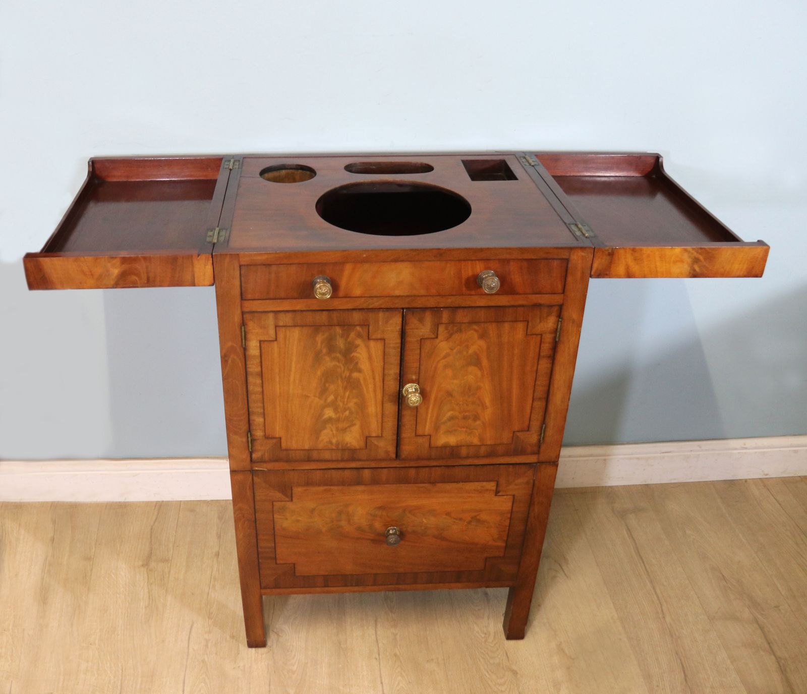 A Late Georgian Mahogany Gentleman’s Fitted Washstand photo for sale