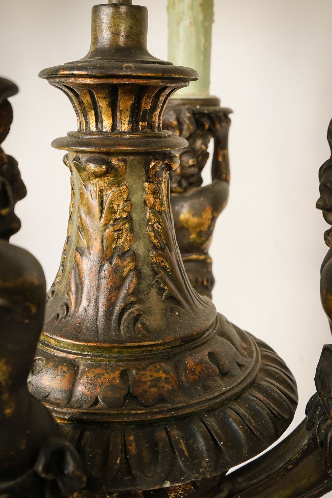 photo for sale Kroonluchter Met Vier Griekse Mythologische Figuren
