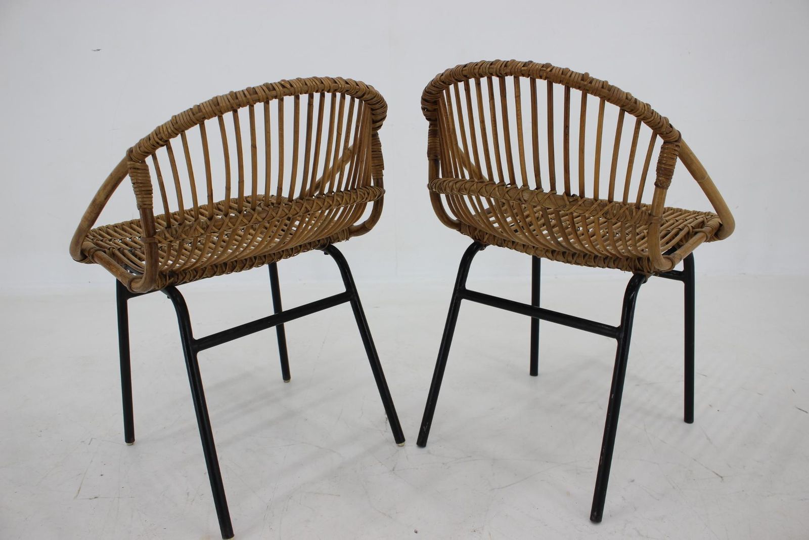 1970s Pair Of Alan Fuchs Rattan And Iron Lounge Chairs, Czechoslovakia photo vinterior