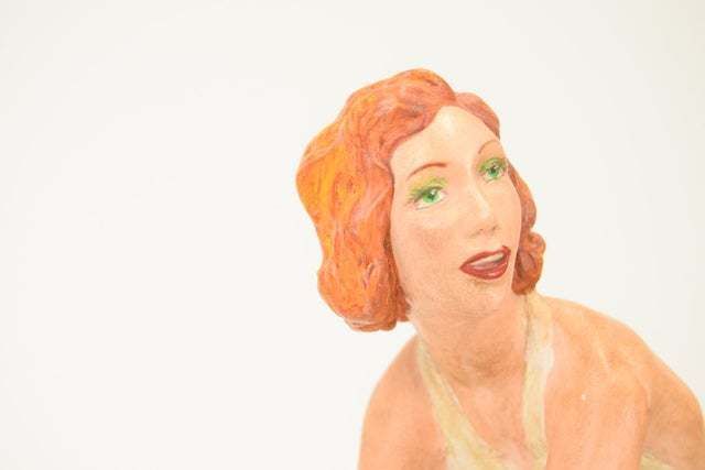 photo vinterior Art Deco Chalkware / Plaster Of Paris Figure Of A Water Skiing Woman / Girl