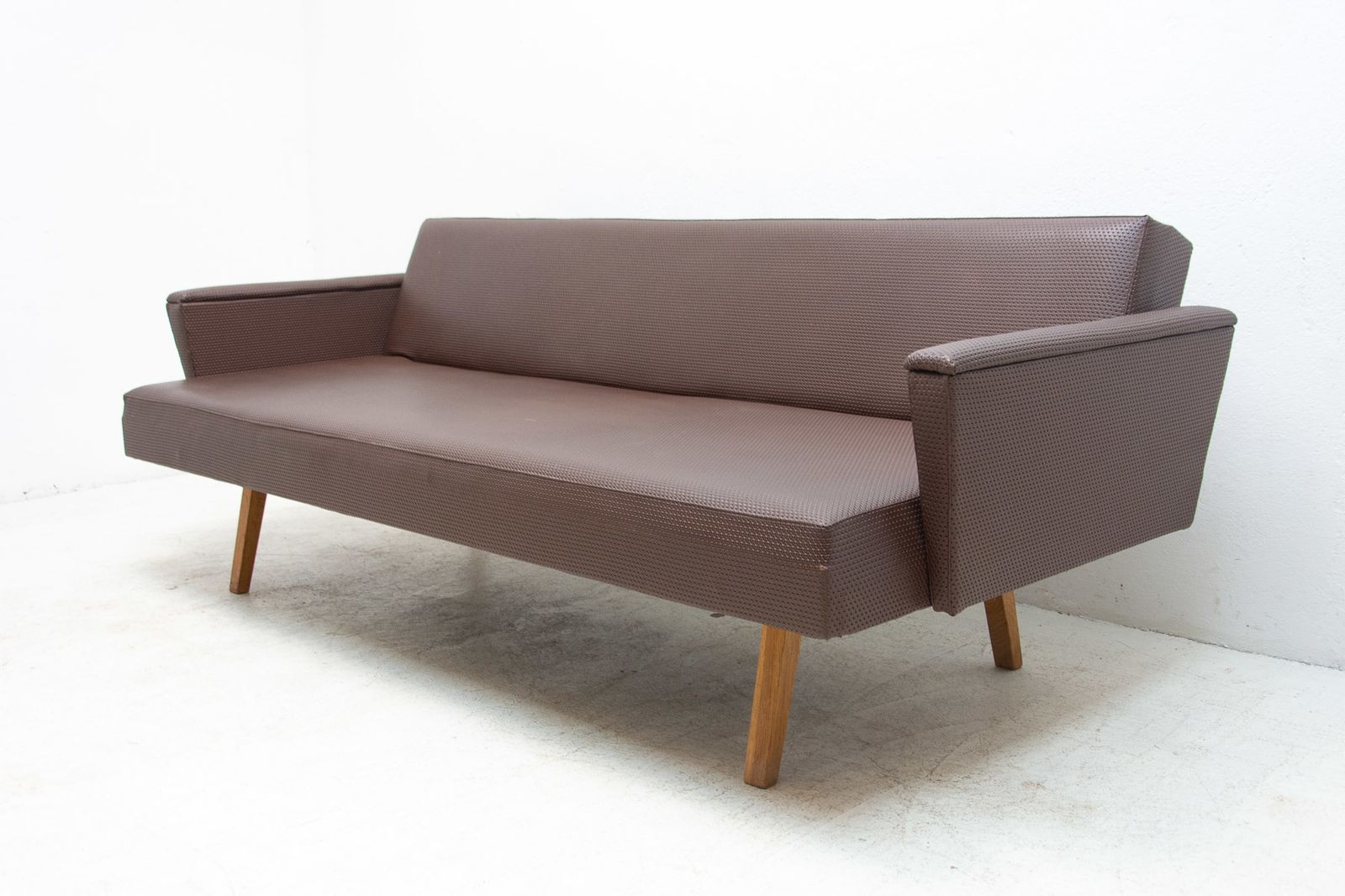 photo furniture Opvouwbare Slaapbank Uit Het Oostblok, Jaren 1970, Tsjecho Slowakije