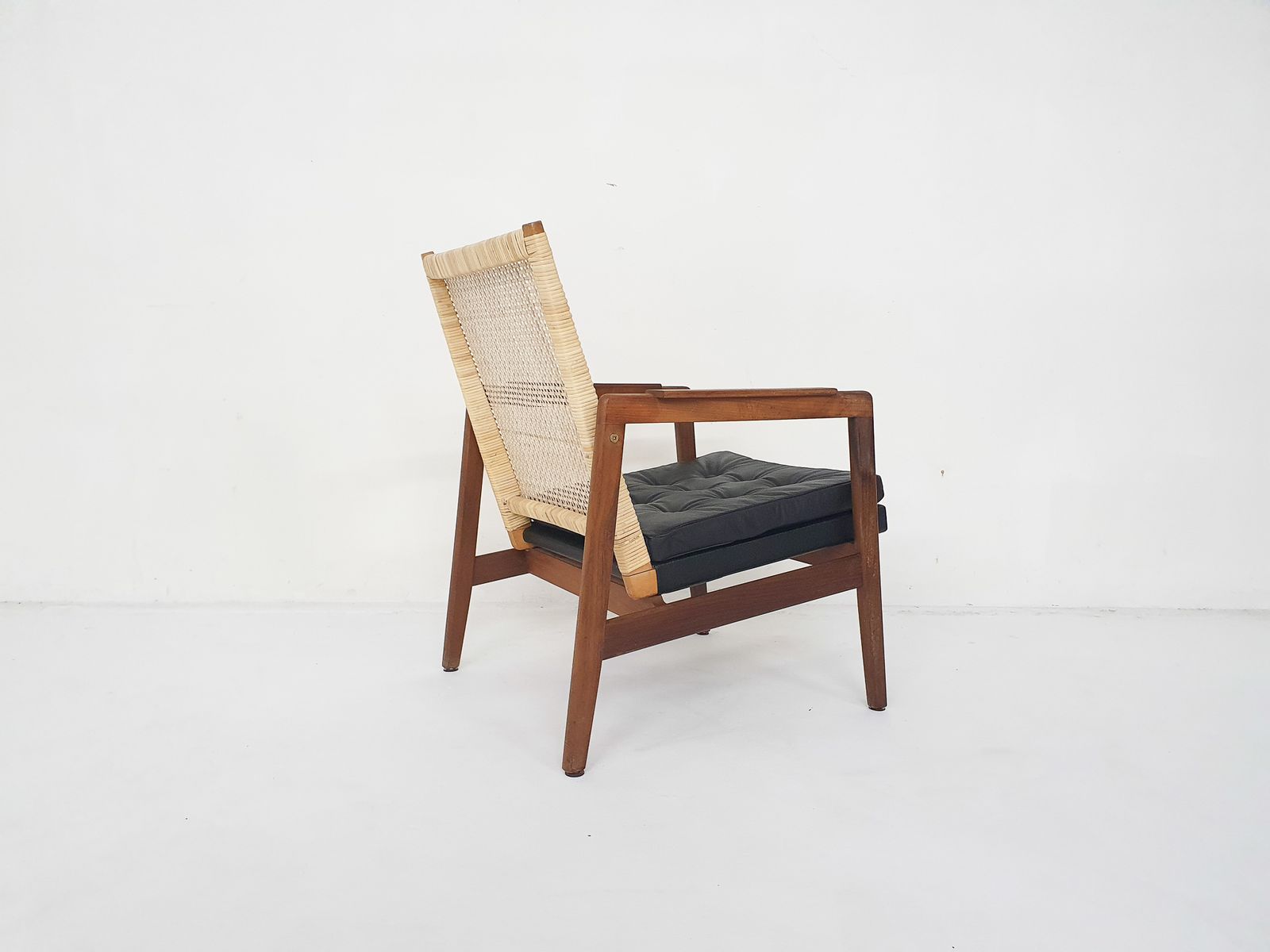 Rattan And Leather Low Back Lounge Chair By P.J. Muntendam For Gebr. Jonkers, The Netherlands 1950's photo Furniture