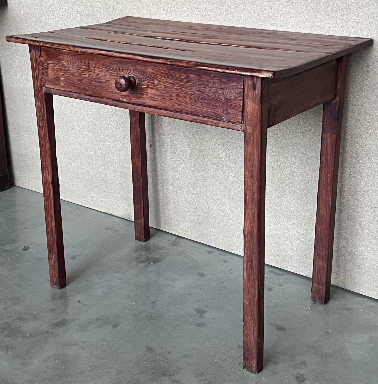 Table d'appoint Mobila de style campagne espagnole avec tiroir photo for sale