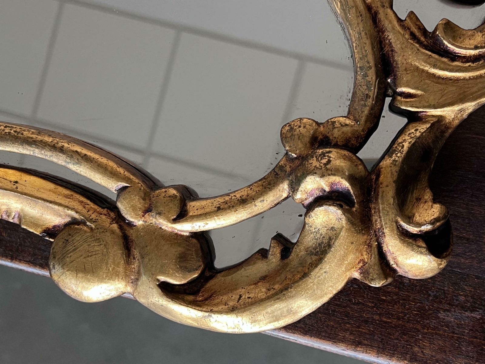 Miroir en bois doré sculpté de style Empire, début du XXe siècle photo vintage