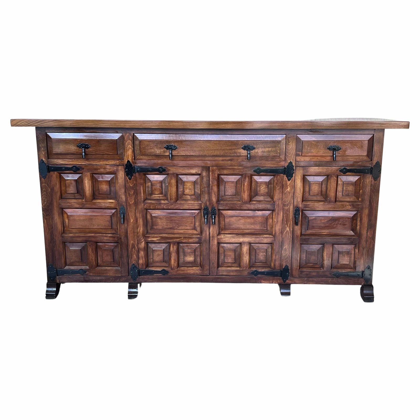 Grand buffet baroque catalan en chêne sculpté de style toscan, XIXe siècle