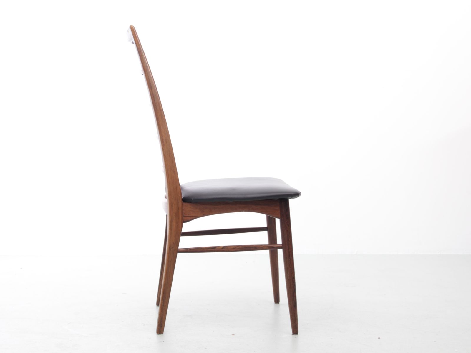 Mid Century  Modern Scandinavian Set Of 4 Teak Chairs Model Lis  By Niels Koefoed photo vinterior