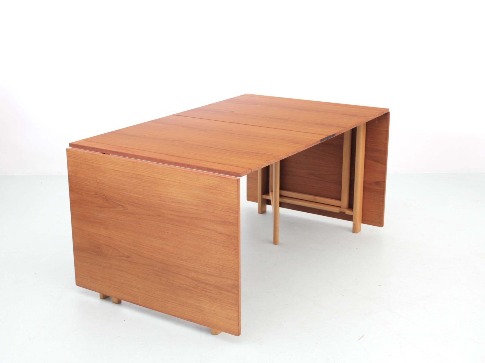 Mid Century Modern  Dining Table  “Maria Flap”  By Bruno Mathsson For Mathsson International. 1960 photo furniture