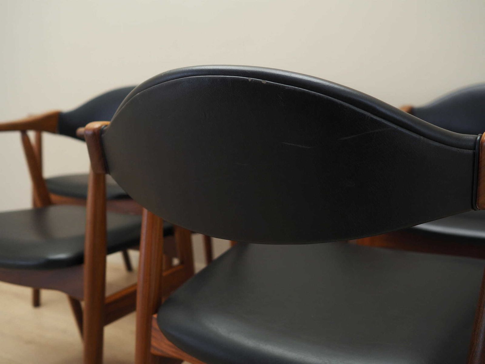 photo buy Set Van Zes Teakhouten Stoelen, Deens Design, Ca. Jaren 1970, Fabrikant: Farstrup Møbler