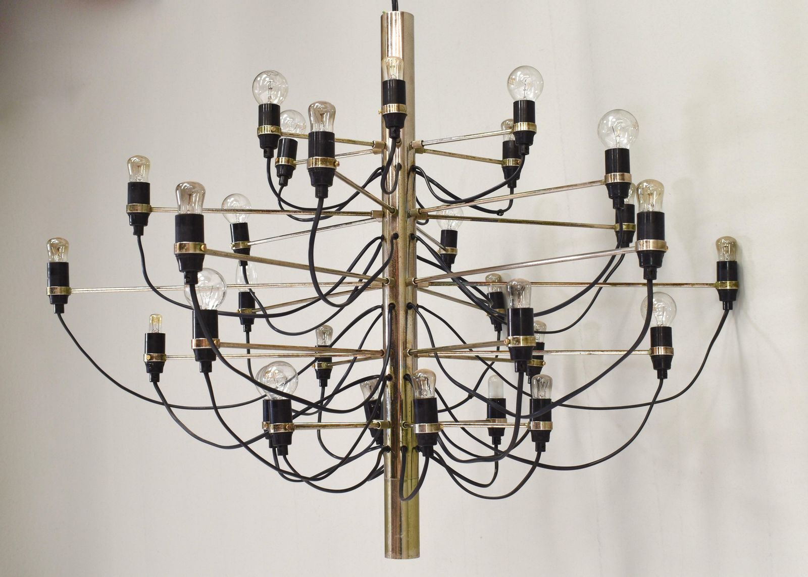 Early Edition Gino Sarfatti 2097/30 Brass Chandelier For Arteluce / Flos, Italy photo furniture