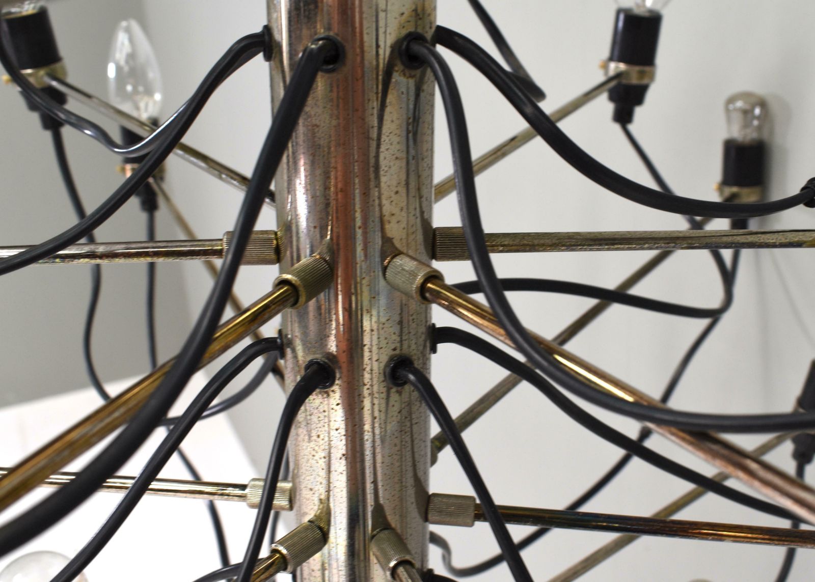 photo vinterior Early Edition Gino Sarfatti 2097/30 Brass Chandelier For Arteluce / Flos, Italy